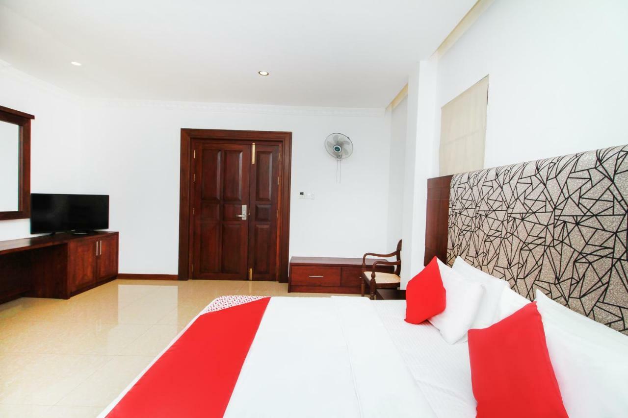 Hotel Queensbury Malabe Кадувела Экстерьер фото